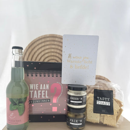 Nieuwjaar •Cadeaupakket Dames• Wie aan Tafel Vriendinnen Borrelpakket