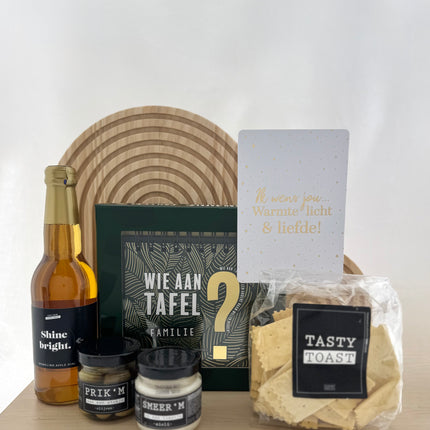 Nieuwjaar •Cadeaupakket Unisex• Wie aan Tafel Familie Borrelpakket