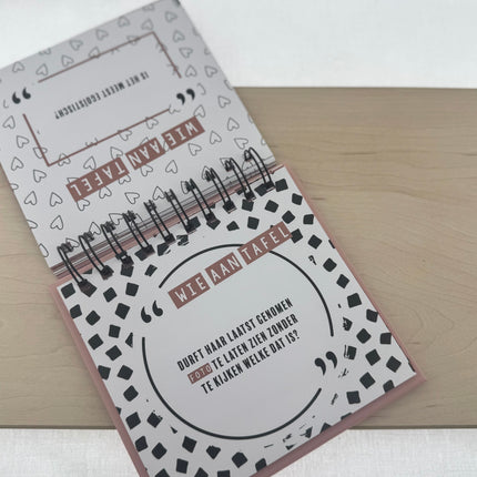 Nieuwjaar •Cadeaupakket Dames• Wie aan Tafel Vriendinnen Borrelpakket