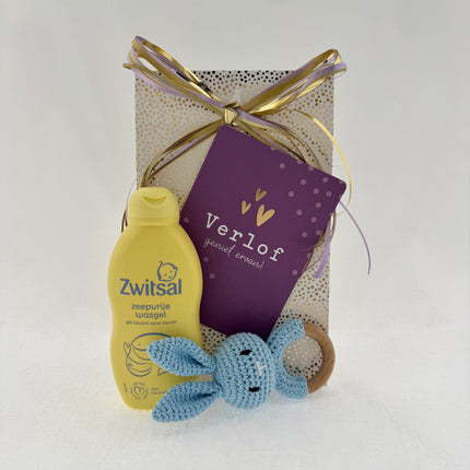 Baby Verlof •Cadeaupakket Jongen• Zwitsal Rammelaar Konijn