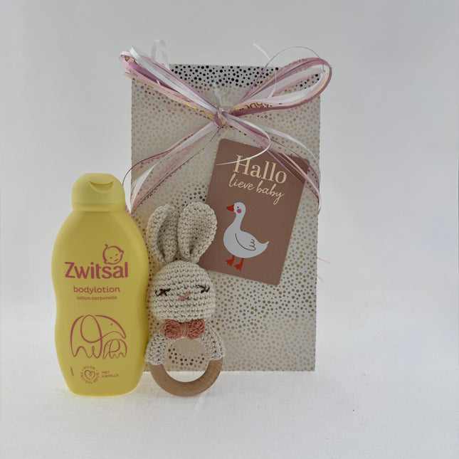 Baby •Kraam Cadeaupakket Meisje• Zwitsal Rammelaar Konijn