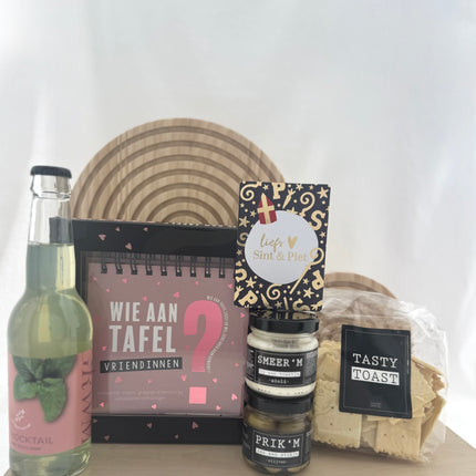 Sinterklaas •Cadeaupakket Dames• Wie aan Tafel Vriendinnen Borrelpakket
