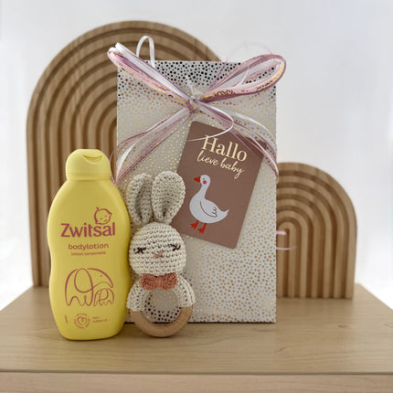 Baby •Kraam Cadeaupakket Meisje• Zwitsal Rammelaar Konijn