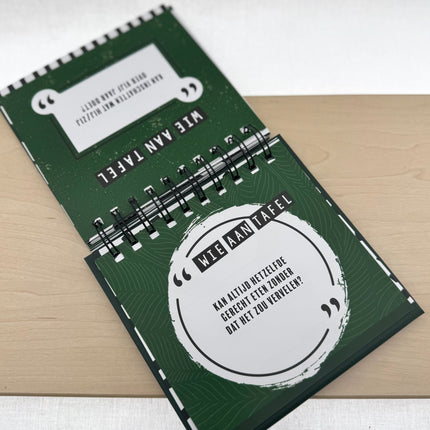 Sinterklaas •Cadeaupakket Unisex• Wie aan Tafel Familie Borrelpakket